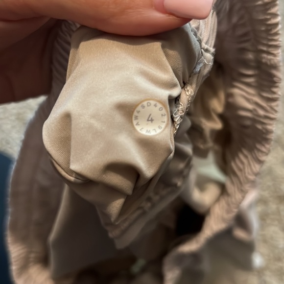 Lululemon shorts - Picture 5 of 5